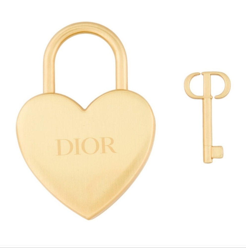 NEW IN BOX DIOR NOVELTY HEART LOCK WITH KEY - Picture 2 of 10